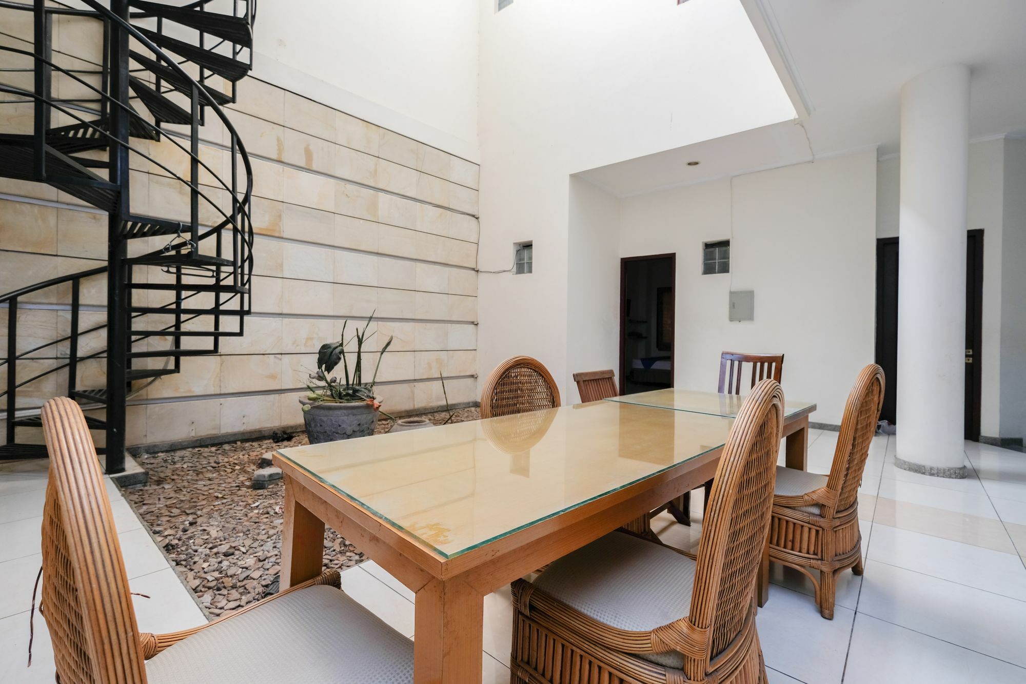 סמאראנג Reddoorz Plus Near Simpang Lima מראה חיצוני תמונה
