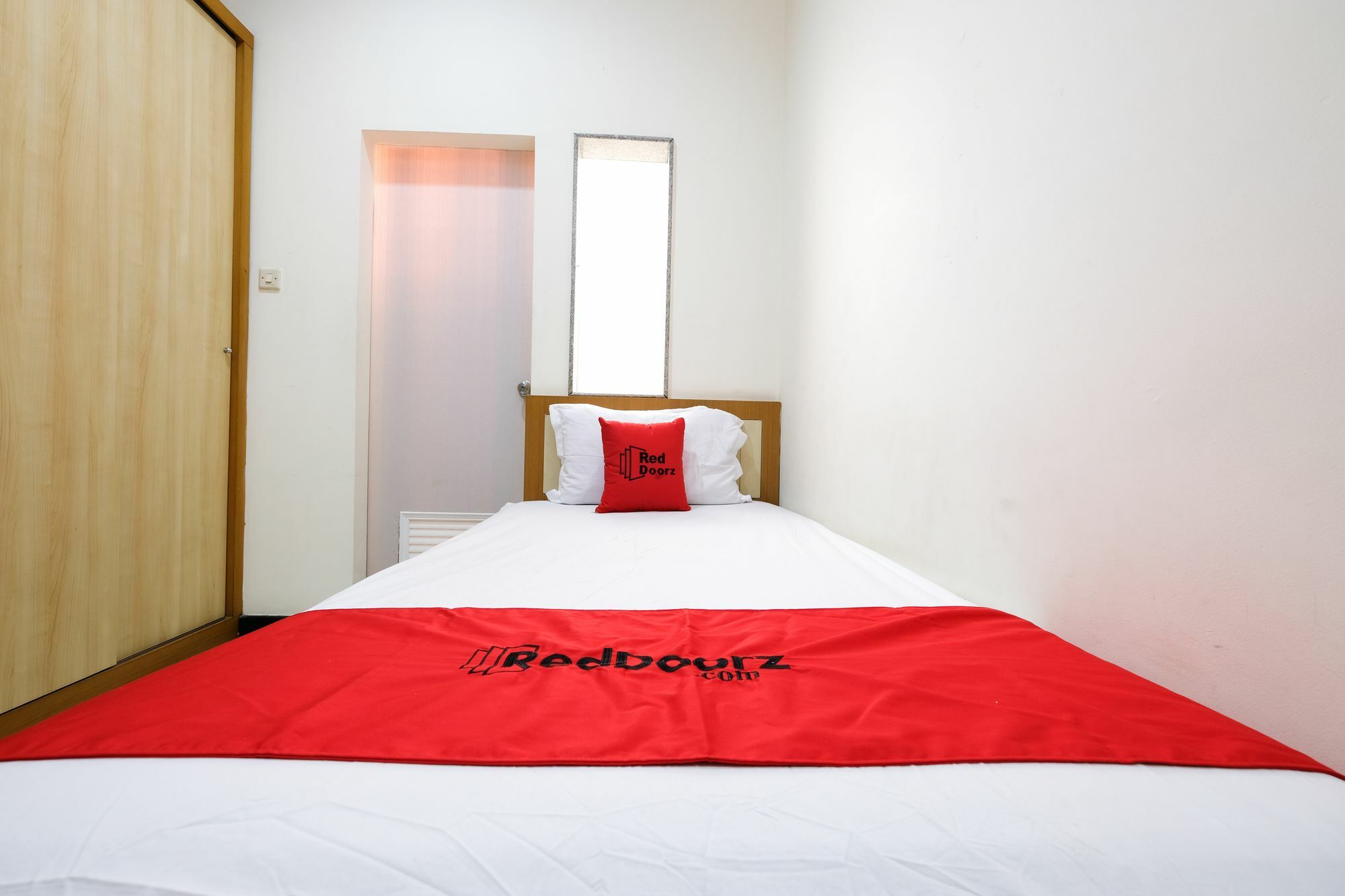 סמאראנג Reddoorz Plus Near Simpang Lima מראה חיצוני תמונה